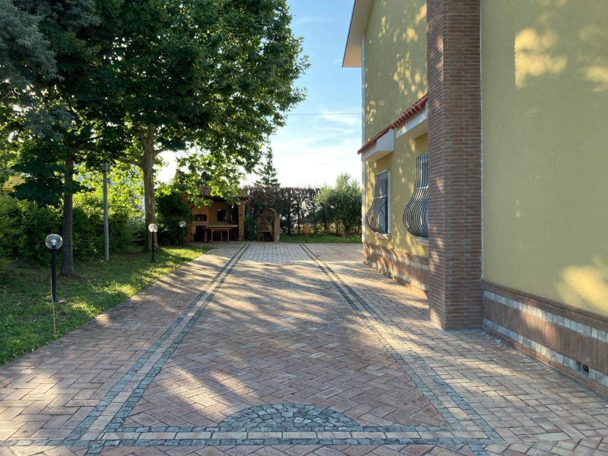 Agriturismo Tenuta Della Madama Venticano Exterior photo